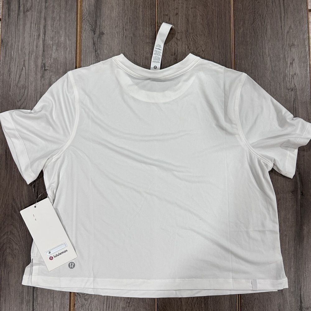 New Ultralight
Waist-Length T-Shirt - Picture 2 of 2